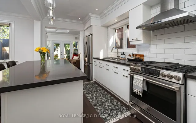 Additional image 13 of 151 Forman Ave