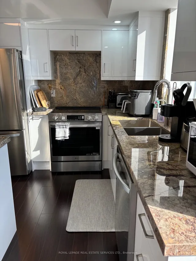 Additional image 9 of 5229 Dundas St Unit 1210