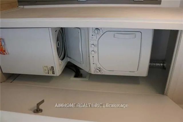 Additional image 12 of 36 Lisgar St Unit 809E