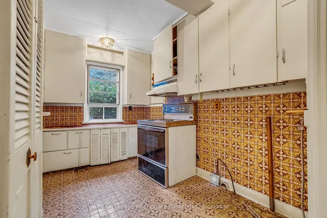 Additional image 7 of 1492 Islington Ave