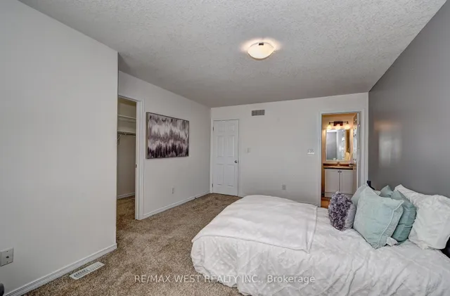 Additional image 22 of 21 Machado St