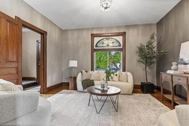 Additional image 10 of 19 Richmond Ave