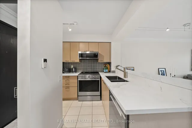 Additional image 6 of 2 Clairtrell Rd Unit 309