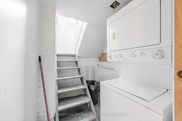 Additional image 12 of 121 Blantyre Ave