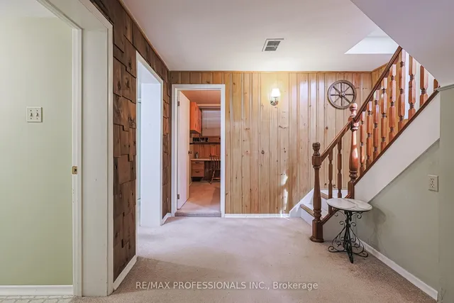 Additional image 35 of 55 Old Burnhamthorpe Rd