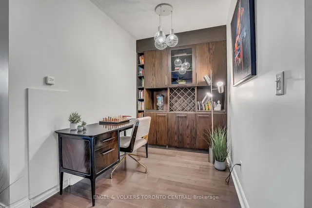 Additional image 25 of 18 Yorkville Ave Unit 306