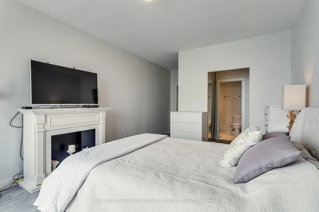 Additional image 25 of 33 Harbour Sq Unit 3408