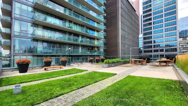 Additional image 32 of 33 Lombard St Unit 1603