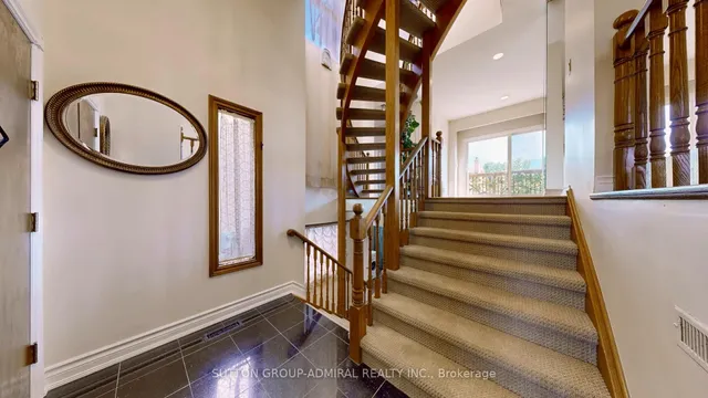 Additional image 5 of 33 Carnival Crt