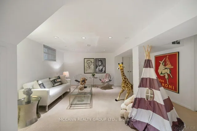 Additional image 37 of 43 Sherwood Ave