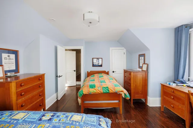 Additional image 44 of 16 Kingsway Cres