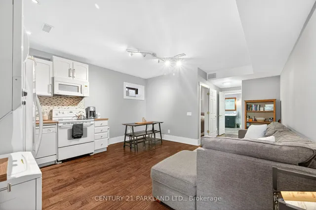 Additional image 32 of 10 Rexford Rd