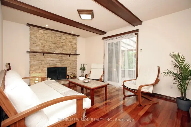 Additional image 8 of 12 Relroy Crt