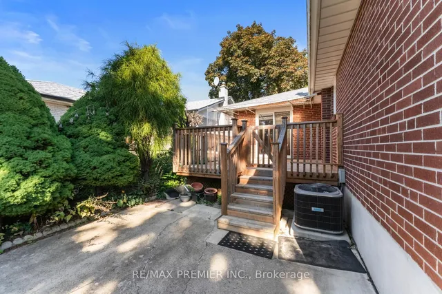 Additional image 37 of 219 La Rose Ave