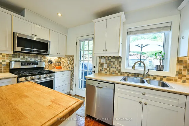 Additional image 10 of 3318 Bathurst St