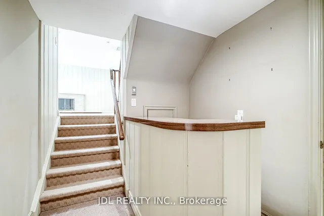 Additional image 23 of 87 Munro Blvd