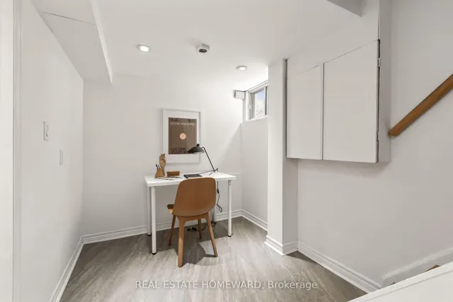 Additional image 20 of 86 Floyd Ave