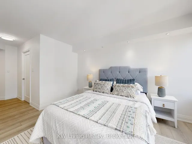 Additional image 18 of 30 Greenfield Ave Unit 1104