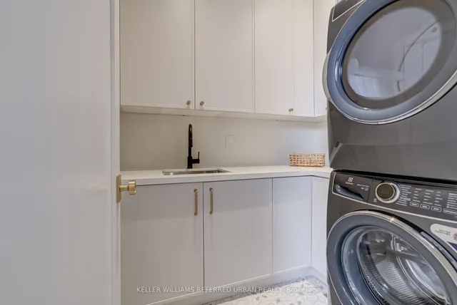 Additional image 38 of 182 Queens Ave