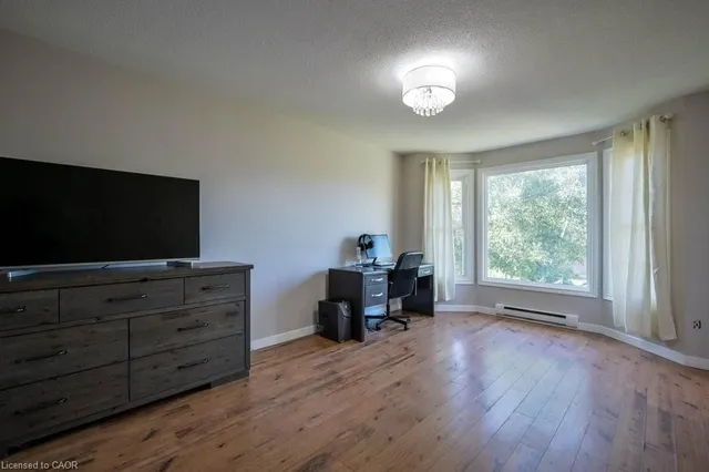 Additional image 16 of 107 Dinison Cres