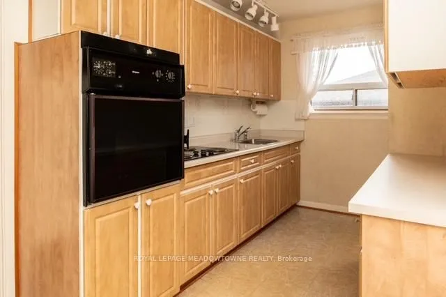 Additional image 11 of 99 Silverstone Dr