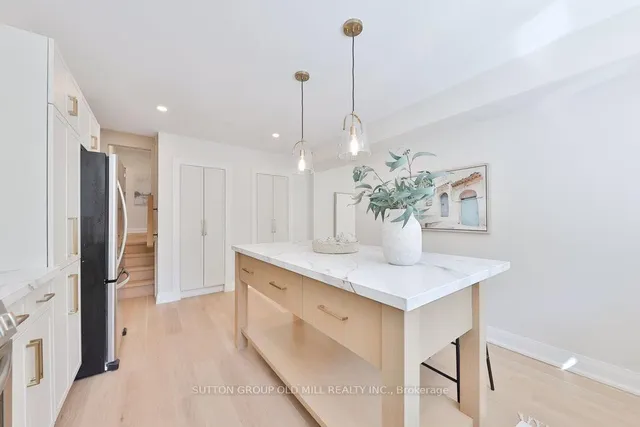 Additional image 17 of 36 Laurelwood Cres