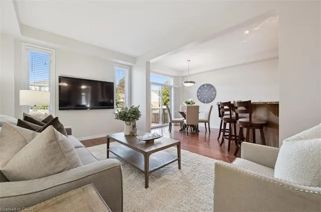 Additional image 10 of 416 Beaumont Cres