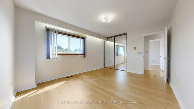 Additional image 30 of 33 Carnival Crt