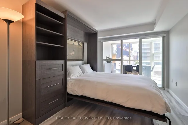 Additional image 21 of 701 King St Unit 811