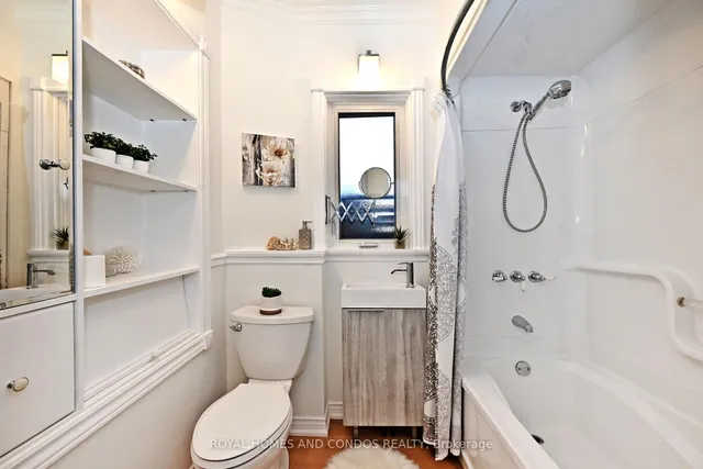 Additional image 30 of 38 Gates Ave