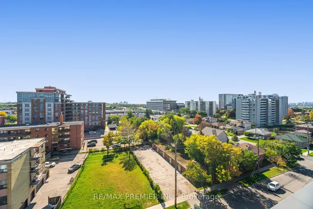 Additional image 49 of 2800 KEELE St Unit TH 107