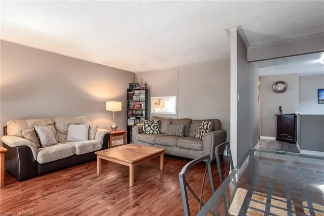 Additional image 18 of 173 Silver Aspen Cres