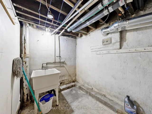 Additional image 29 of 449 Christie St