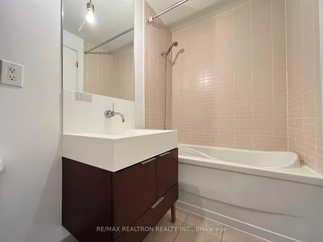 Additional image 16 of 110 Charles St Unit 1902