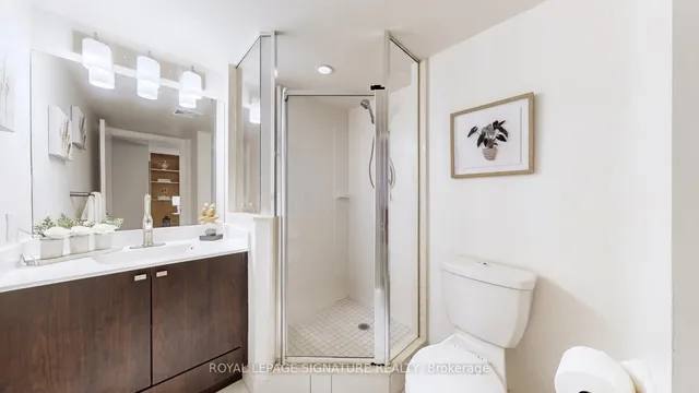 Additional image 11 of 181 Village Green Sq Unit 915