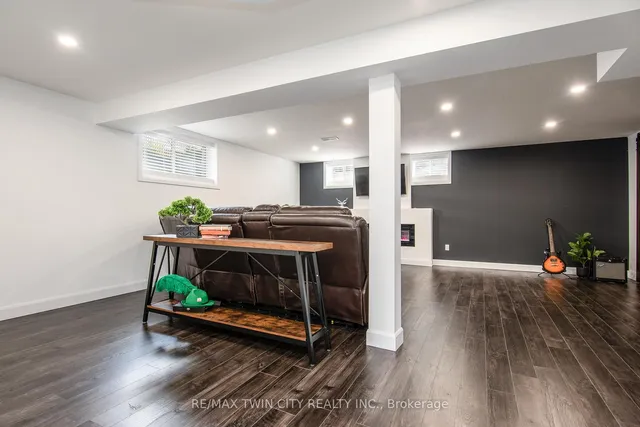 Additional image 44 of 232 Shady Glen Cres