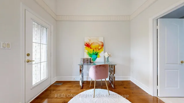 Additional image 32 of 299 Finch Ave