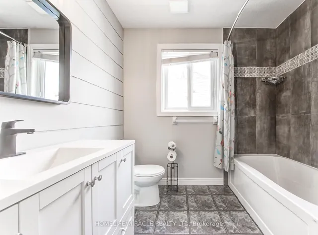 Additional image 23 of 124 Winding Wood Cres