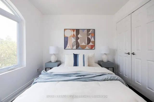 Additional image 30 of 32 Manderley Dr