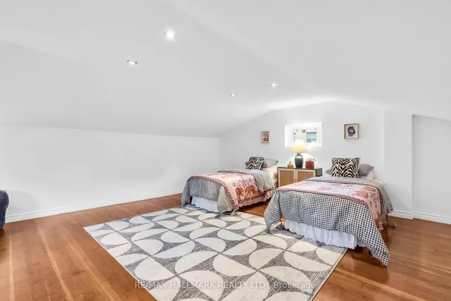 Additional image 28 of 2099 Gerrard St