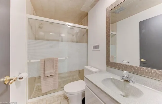 Additional image 31 of 76 Kenwood Dr