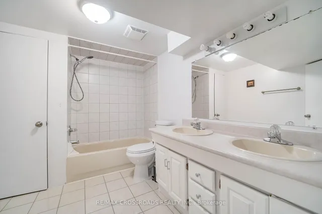 Additional image 15 of 8 Topaz Gate