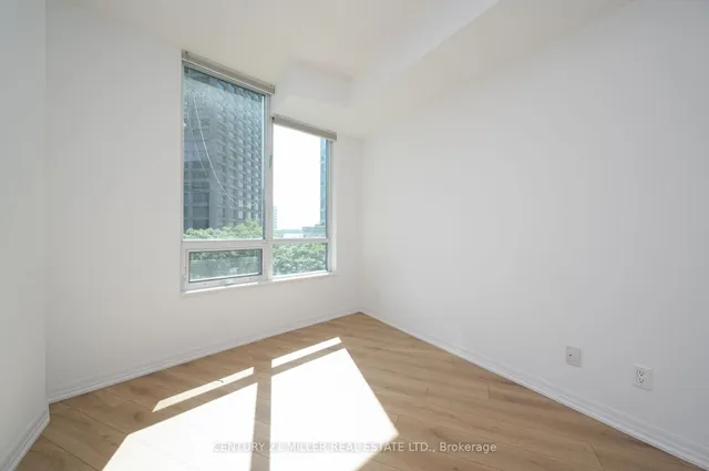 Additional image 11 of 16 Yonge St Unit 310