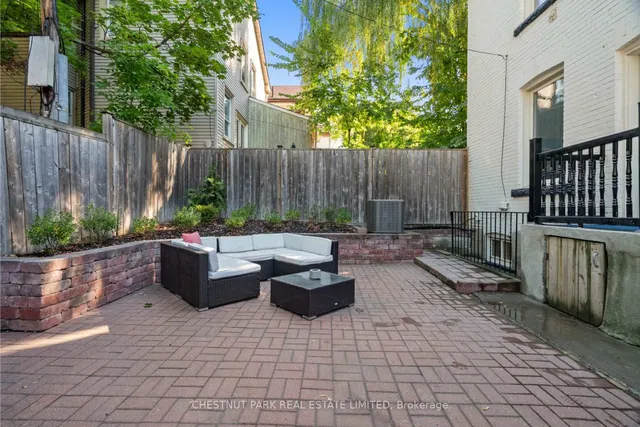 Additional image 18 of 371 Howland Ave