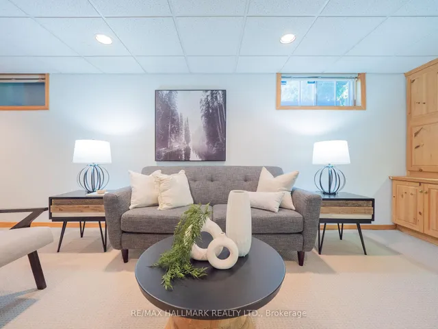 Additional image 27 of 34 Guernsey Dr