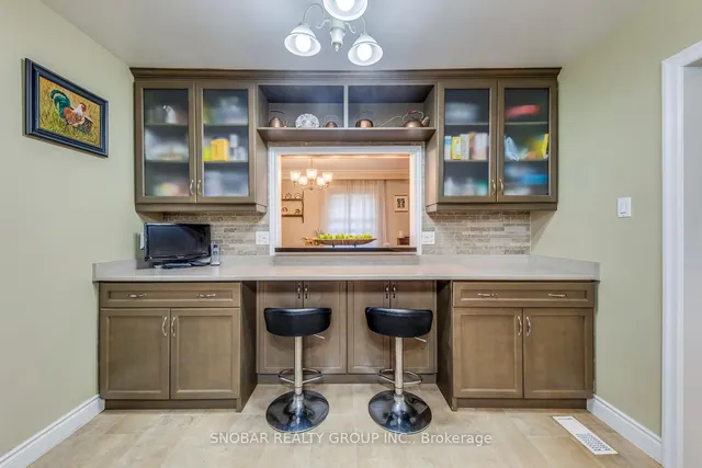 Additional image 11 of 19 Deanewood Cres