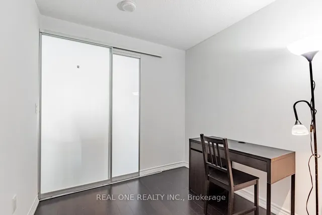 Additional image 22 of 386 Yonge St Unit 1408