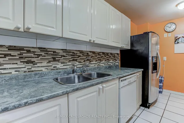 Additional image 11 of 15 Lowry Sq