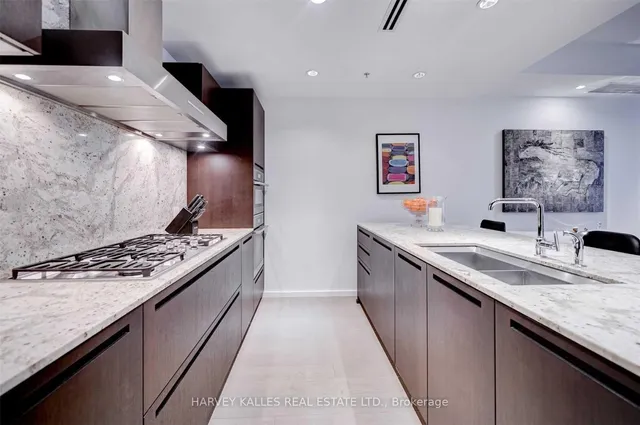 Additional image 9 of 180 University Ave Unit 2508