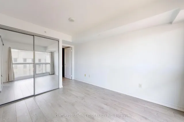 Additional image 17 of 386 Yonge St Unit 1904